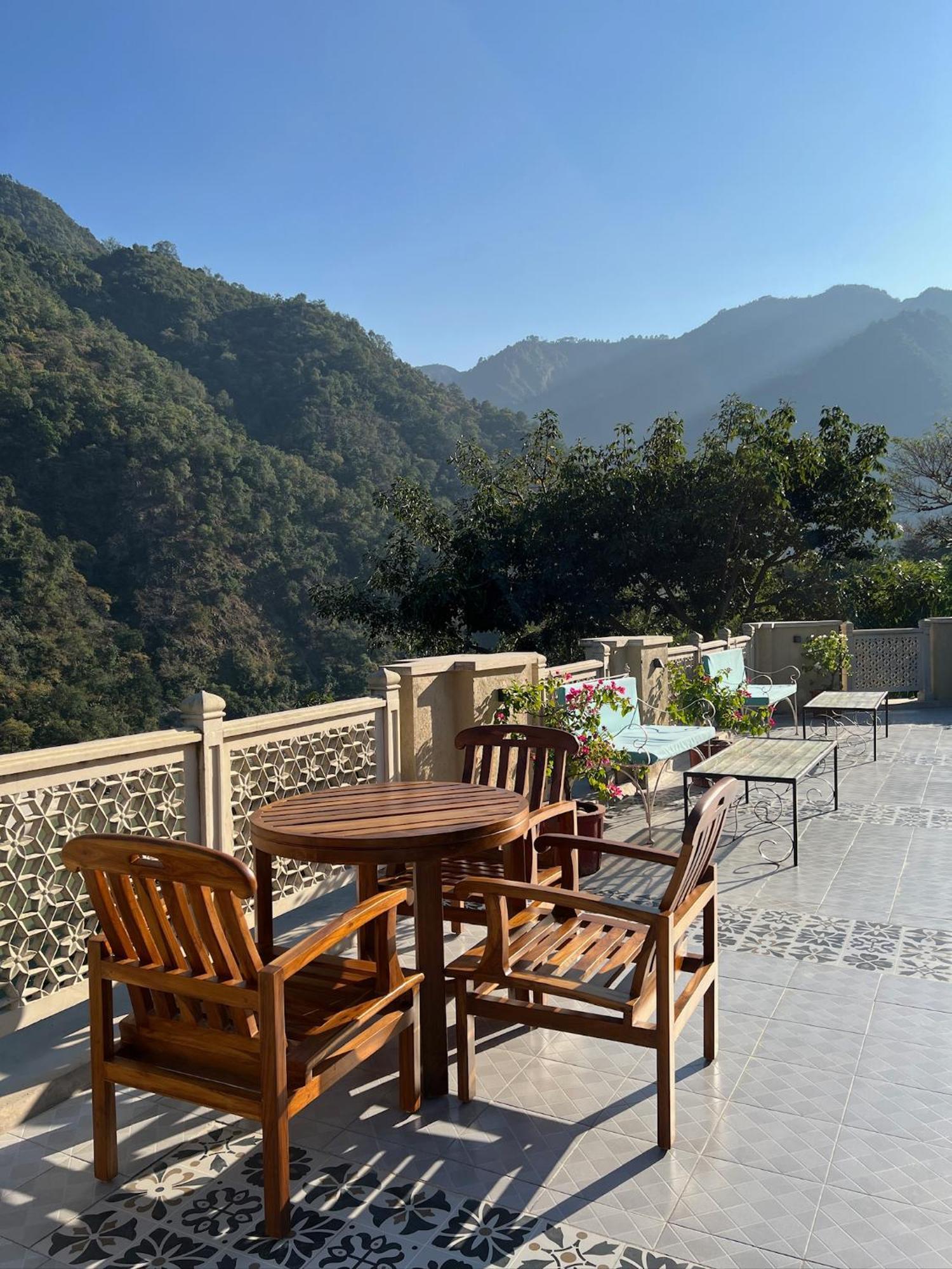 Hotel Raga On The Ganges, Rishīkesh Exterior foto